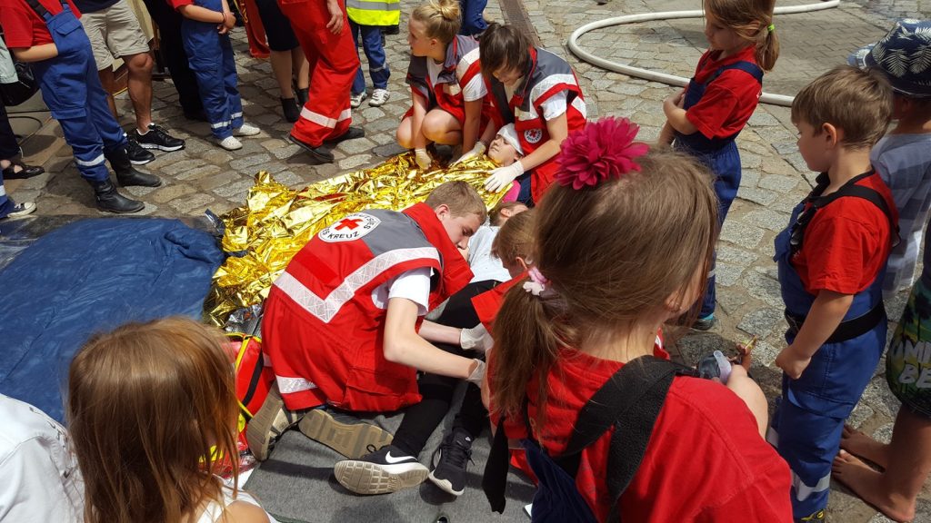 ZUSAMMENARBEIT MIT DEM RETTUNGSDIENST